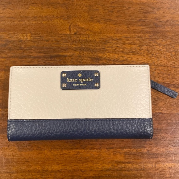 kate spade Handbags - Kate Spade Stacy Bay Street bifold long wallet